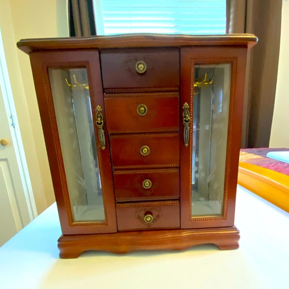 Jewelry box curio cabinet